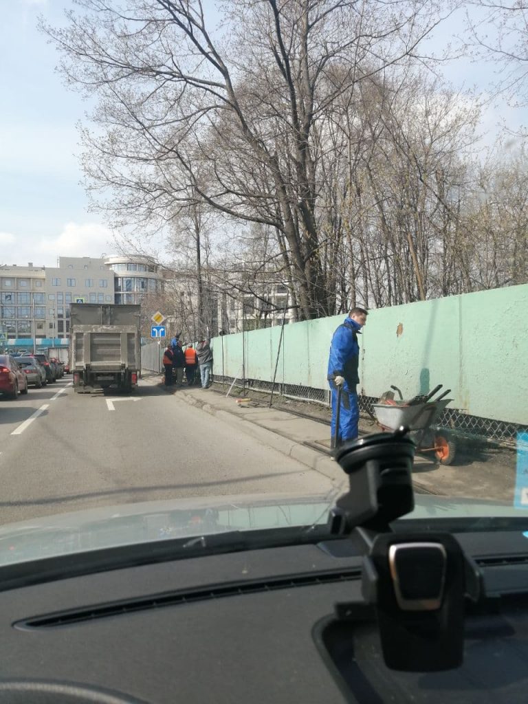 Вдоль Богородского кладбища начались работы по замене забора