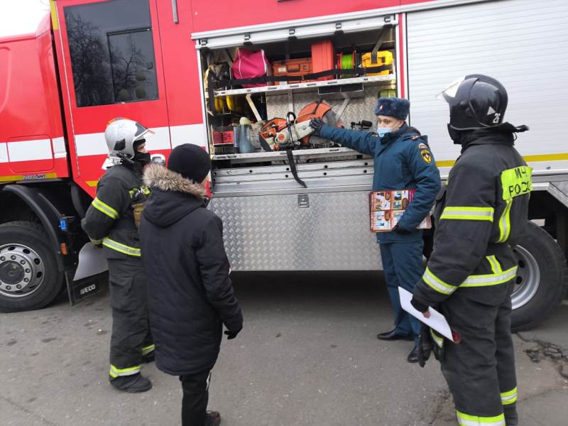 Пожарные и ГПН МЧС по ВАО продолжают проводить акцию «Пожарам-нет!»